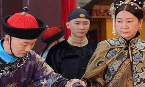 Thái giám nhét vào giày thứ gì khi hầu hạ trong cung? Sự thật đằng sau khiến hậu thế kinh hãi