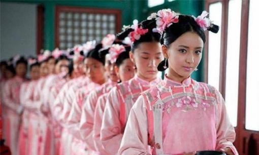 Chuyện gì sẽ xảy ra với 'nữ quan' tự tay dạy kiến thức tâm sinh lý cho Hoàng đế?