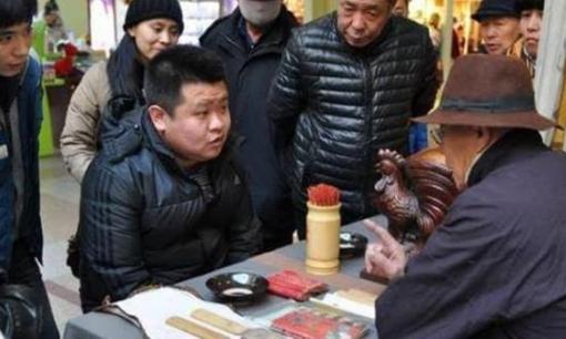 Tại sao thầy bói không biết bạn mà lại biết gia đình bạn có bao nhiêu người? 'Lý do' thực sự khá đơn giản