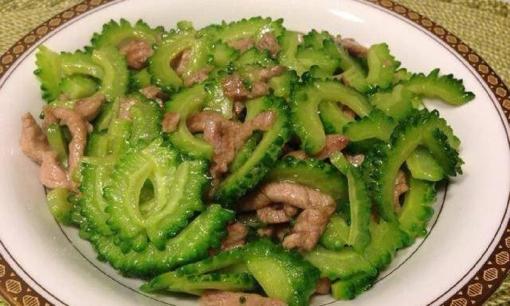 Làm món mướp đắng xào thịt, có phương pháp nào giúp mướp đắng bớt đắng không? Bạn cần phải thêm 'nó'
