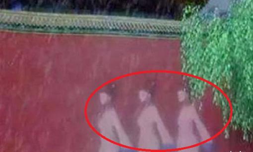 'Bóng ma cung nữ' trên tường Tử Cấm Thành năm 1992 chỉ xuất hiện vỏn vẹn 5 giây, các chuyên gia phản ứng thế nào?