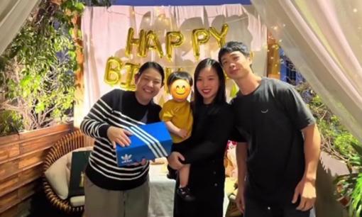 Gia đình Công Phượng dự sinh nhật bà xã HLV Kiatisuk, quý tử nhà nam tuyển thủ vẫn không lộ mặt