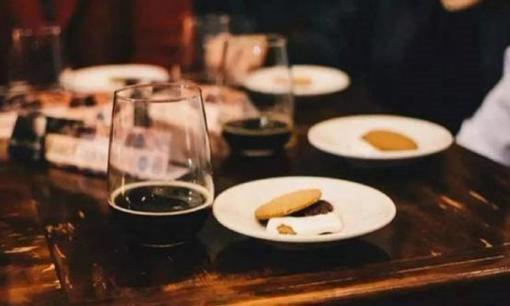 Trong một bữa tiệc tối, người càng nghèo càng để lại 3 ấn tượng này, điều đó rất chính xác