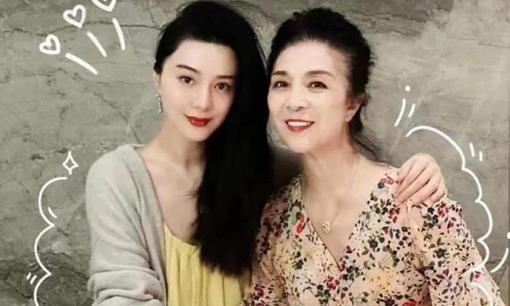 Phạm Băng Băng chụp ảnh chung với mẹ khi đón sinh nhật tuổi 41, nhan sắc cả hai khiến cư dân mạng trầm trồ 