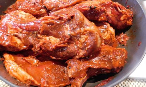 Bí quyết ướp thịt gà, thịt lợn cắn ngập răng, không lo khô kém ngon 