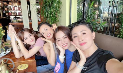 Dàn nữ diễn viên 'Cổng mặt trời' hội ngộ: Đều đã là 'mẹ bỉm' nhưng nhan sắc được nhận xét ngày càng 'lên hương'