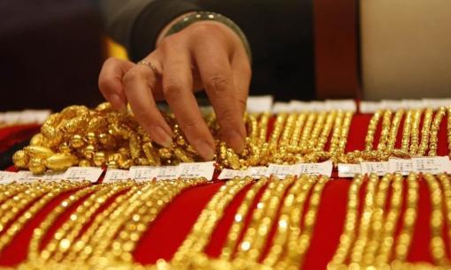 Trang sức vàng giả được làm bằng chất liệu gì? Tại sao mọi người vẫn bị lừa đảo? Tìm hiểu cách phòng ngừa