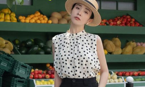 Cái gì trông đẹp hơn dưới một chiếc áo sơ mi? 