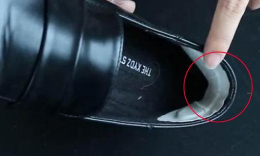 Những đôi giày quá chật để đi vào chân? Chủ cửa hàng giày đã dạy tôi mẹo này, và đôi giày trở nên thoải mái ngay lập tức!