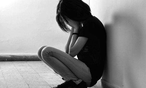 Bỏ chồng giàu kém lãng mạn để lấy người đàn ông biết lắng nghe, cô gái hối hận vì cuộc sống đầy gánh nặng