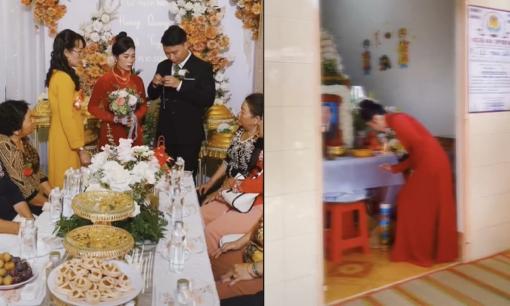 Đau lòng cảnh trước nhà tổ chức đám cưới, phía sau là lễ tang cha