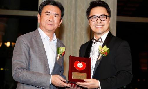 Hiệp sĩ - họa sĩ Daniel K. Winn đạt nhiều giải thưởng danh giá quốc tế về thuyết giảng cho sinh viên Việt