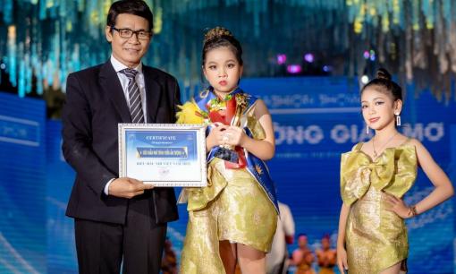 Mẫu nhí Nguyễn Lê Thuỳ Linh đoạt giải siêu mẫu nhí trình diễn ấn tượng tại show diễn Thiên đường  giấc mơ 3