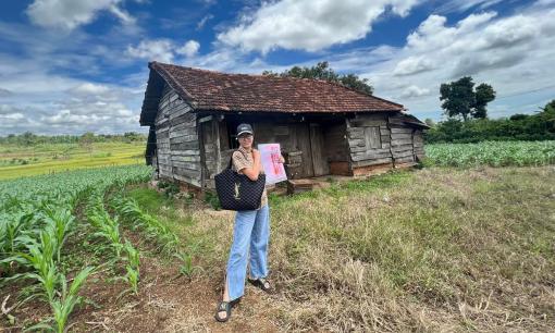 Trang Trần vung tay tậu hàng trăm m2 đất để dưỡng già