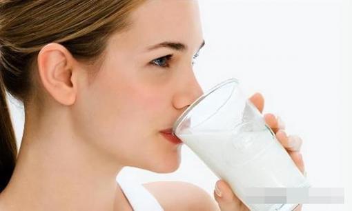 Hãy ghi nhớ 3 'thời điểm vàng' để uống sữa, đừng để dinh dưỡng bị mất đi một cách vô ích, rất đáng để rút kinh nghiệm