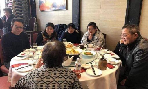 Trên bàn rượu luôn thấy có người không chủ động mời rượu. Đừng xem thường, loại người này có trí tuệ lớn