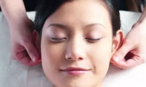 Mười phút vào buổi sáng là khoảng thời gian vàng cho sức khỏe của phụ nữ. 10 hành động giúp kéo dài tuổi thọ một cách tự nhiên