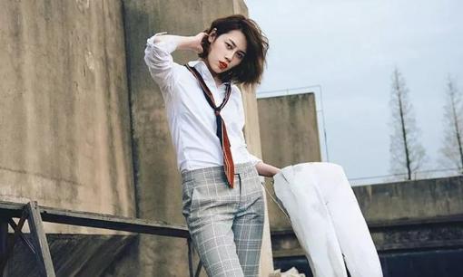 Mặc sơ mi trắng như thế nào cho hợp thời trang? Mặc đúng, bạn có thể thể hiện một phong cách khác