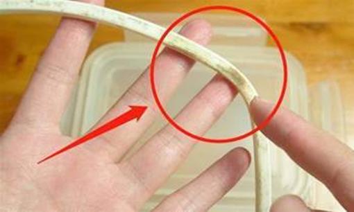 Dải cao su của hộp cơm thủy tinh bị mốc và ố vàng, quá khó lau chùi? Hướng dẫn bạn một thủ thuật, xóa sạch nhanh chóng và tiết kiệm 