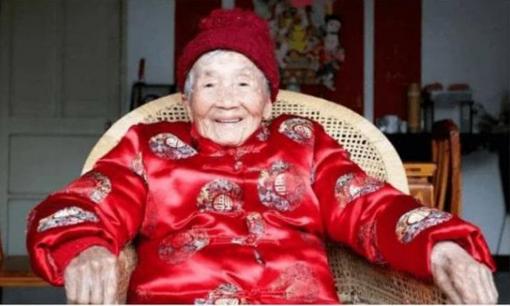 Trường thọ không hẳn là uống nhiều nước hơn hay đi bộ nhiều hơn, mà là tuân thủ 5 điều nhỏ để sống lâu hơn