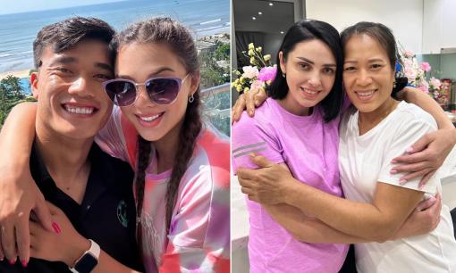 Mẹ đẻ và mẹ vợ của thủ môn Bùi Tiến Dũng cùng đến TP.HCM để chuẩn bị chăm cháu sắp sinh