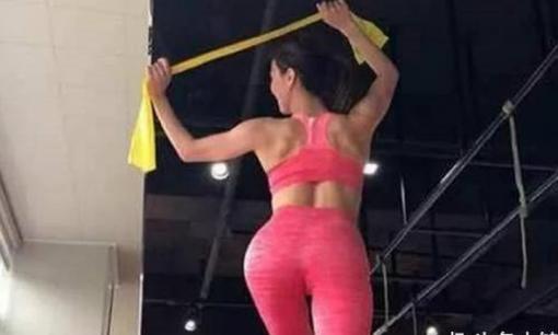 Hot mom 35 tuổi được mệnh danh là 'thánh nữ yoga', vóc dáng khiến dân mạng không khỏi mất bình tĩnh khi nhìn thấy