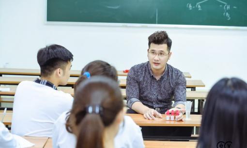 Thầy giáo Hoá học Dương Hà: 'Không ứng dụng công nghệ vào giảng dạy là thiếu sót'