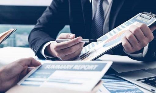 Tôi nên làm gì nếu có bất đồng với chỉ đạo của lãnh đạo hoặc sếp mình tại nơi làm việc?