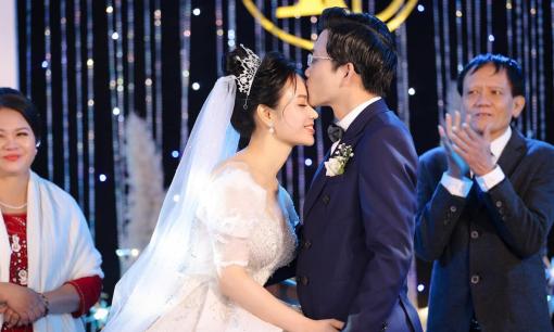 Quán quân Sao Mai - Lương Hải Yến hé lộ loạt ảnh trong đám cưới