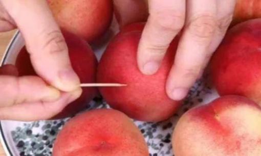 Cắm tăm vào cuống quả đào, hóa ra có sức mạnh đến vậy, nhưng tiếc là nhiều người chưa biết 