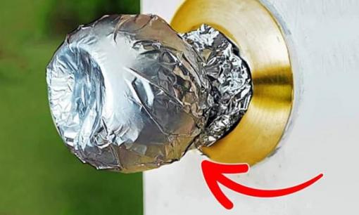 Tại sao nên bọc tay nắm cửa bằng giấy nhôm
