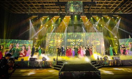 Year End Party Cenly 2022: Tổng kết, vinh danh cá nhân xuất sắc năm 2022