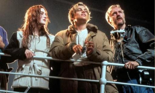 10 bức ảnh cho thấy những gì thực sự xảy ra đằng sau hậu trường của những bộ phim yêu thích của chúng ta