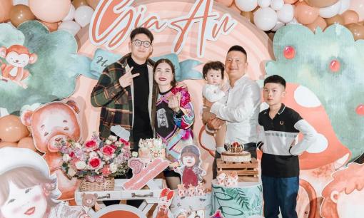 Ca sĩ Mỹ Dung tổ chức tiệc thôi nôi cho con, cám ơn mọi người vì đã động viên để sinh được con gái 