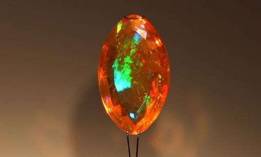 Miệng núi lửa trên Sao Hỏa chứa đầy đá quý opal, nhưng thứ đằng sau nó còn đáng giá hơn nhiều