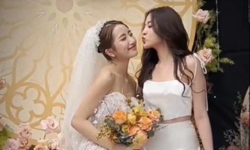 Hot girl 'Bắp cần bơ' Thanh Tâm phát biểu kém duyên trong đám cưới của Huyền 204 và Bụt