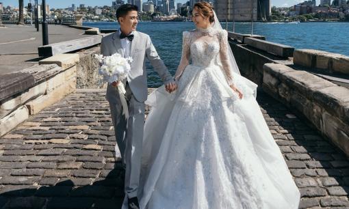 Á hậu doanh nhân Thương Bella tung bộ ảnh cưới bên hoa phượng tím đầy lãng mạn tại Sydney
