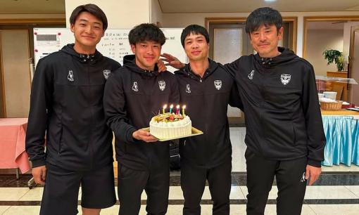 Khoảnh khắc Công Phượng đón sinh nhật bên CLB mới ở Nhật Bản 