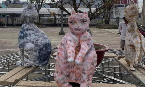 Hình ảnh tượng mèo ở Đồng Nai gây chú ý vào dịp gần Tết