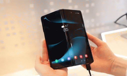 Samsung 'khoe' màn hình với bản lề mới ám chỉ một siêu phẩm smartphone gập có thể xoay 360 độ sắp ra mắt?