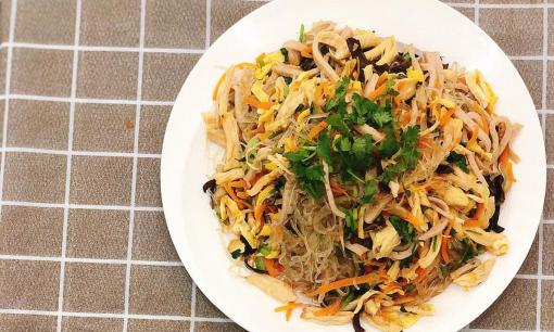 Học làm món miến xào ngũ sắc để 'giải cứu' đồ thừa dịp Tết 