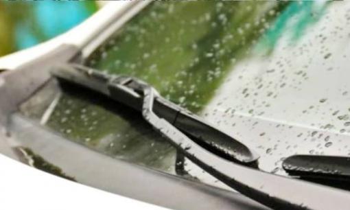 Ngoài chức năng lau kính, cần gạt nước còn có 3 chức năng ẩn mà tài xế già có thể chưa biết
