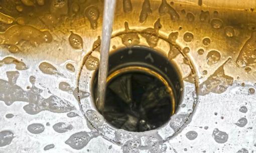 Có 11 thứ bạn không bao giờ nên bỏ vào bồn rửa bát nếu không muốn những điều kinh khủng xảy ra