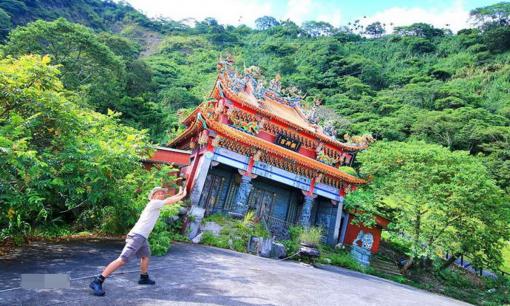 Ngôi đền nghiêng độc đáo này được ví là tháp nghiêng Pari ở Đài Loan