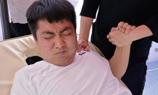 Tại sao một số ông chồng cảm thấy buồn nôn cùng lúc khi vợ họ mang thai? Kỳ dị 'phản ứng mang thai của đàn ông'