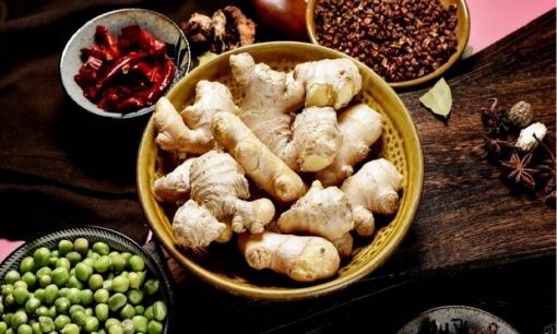 'Ăn gừng không gọt vỏ, ăn nhầm sẽ hại mình', có nên gọt vỏ gừng hay không? Hãy làm một lần cho rõ