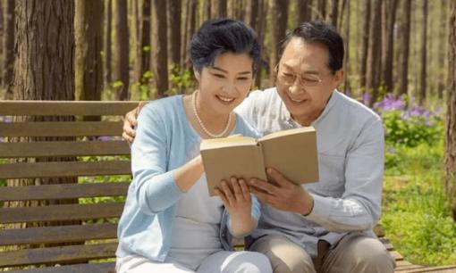 Bác sĩ về hưu nhắc nhở: Sống lâu không phải đi nhiều và ngủ nhiều mà là hai điều không dễ thấy