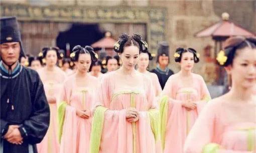 Việc lựa chọn phi tần của các hoàng đế cổ đại khắc nghiệt như thế nào? Tổng cộng có tám bước