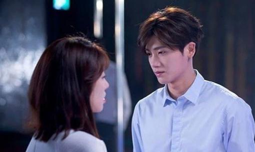 Tôi trả 7 triệu để thuê bảo mẫu về nhà nấu ăn nhưng tình cờ nghe cô ấy nói chuyện với chồng, tôi tức giận đâm đơn ly hôn