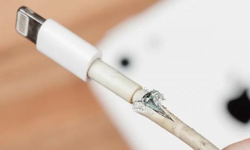 Vì sao cáp sạc Apple thường xuyên bị đứt?